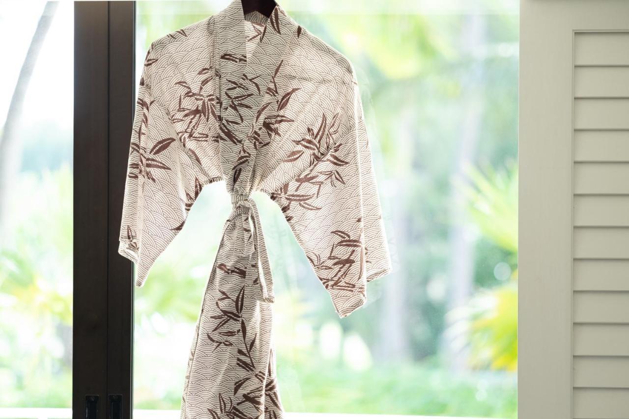 Lotus Honolulu At Diamond Head Hotel Bagian luar foto