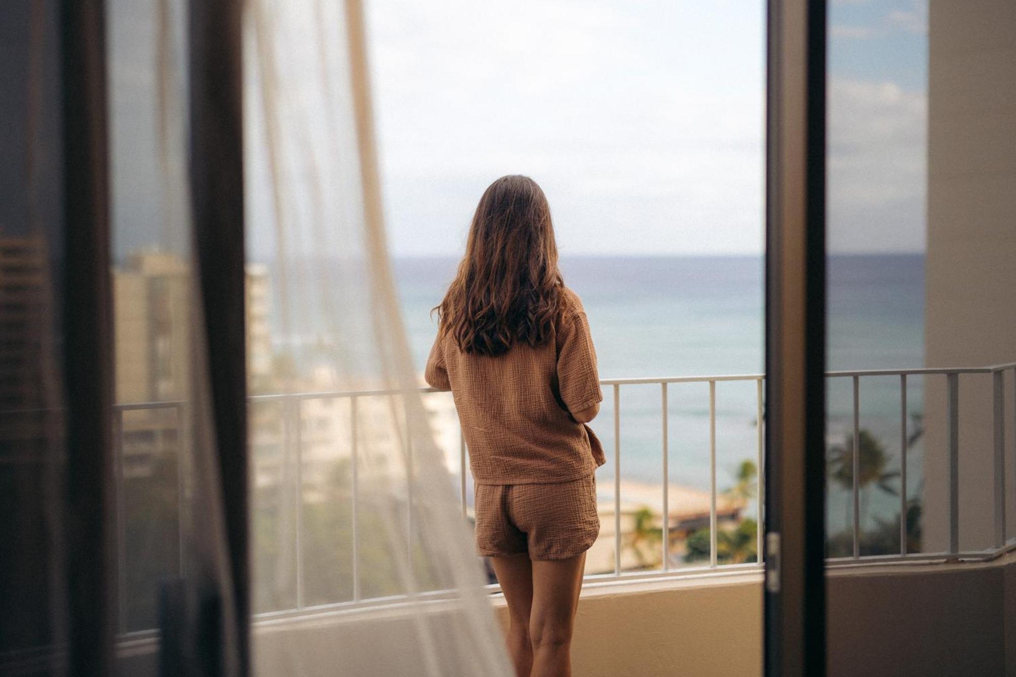 Lotus Honolulu At Diamond Head Hotel Bagian luar foto